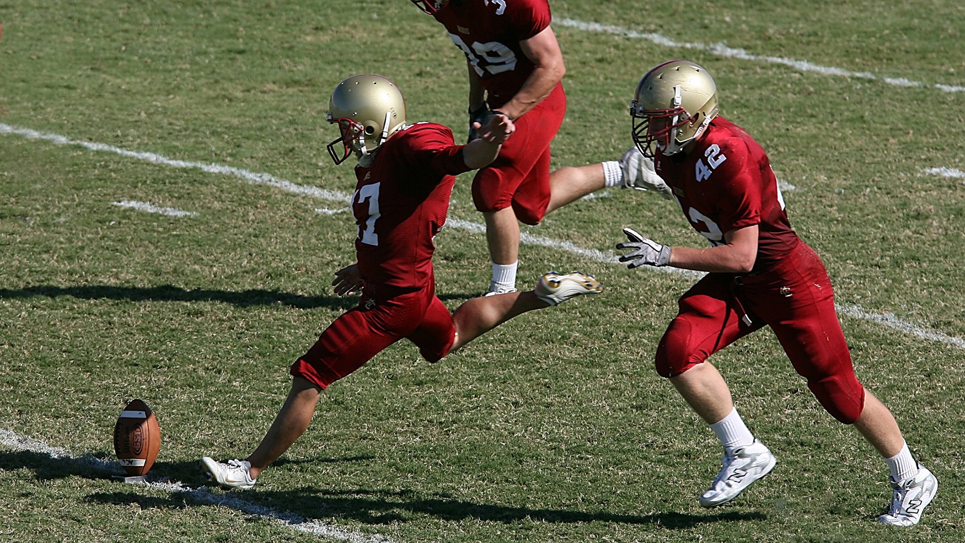 俱乐部利用智能分析技术提升球员比赛数据解读能力，足球俱乐部数据分析师